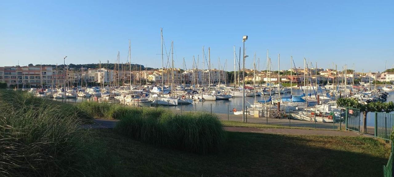 Appartement Situe Au Cap D'Agde Proche Plage Exteriör bild