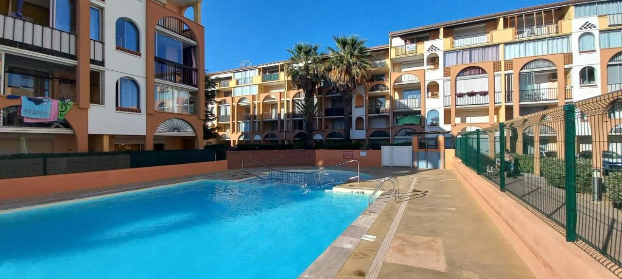 Appartement Situe Au Cap D'Agde Proche Plage Exteriör bild