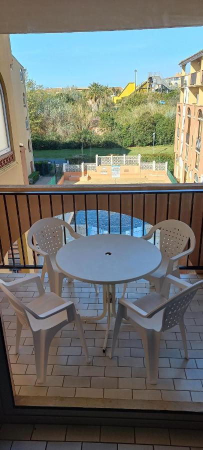 Appartement Situe Au Cap D'Agde Proche Plage Exteriör bild