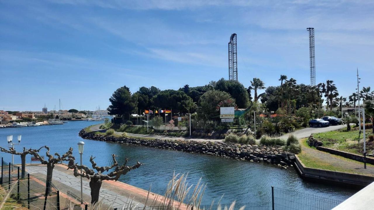 Appartement Situe Au Cap D'Agde Proche Plage Exteriör bild